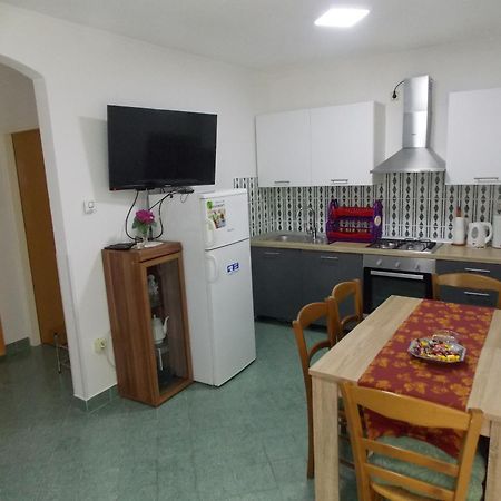 Hanifa Apartmani Rovigno Esterno foto