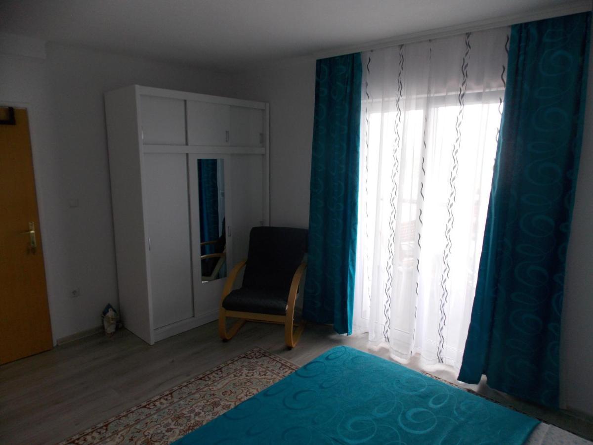 Hanifa Apartmani Rovigno Esterno foto