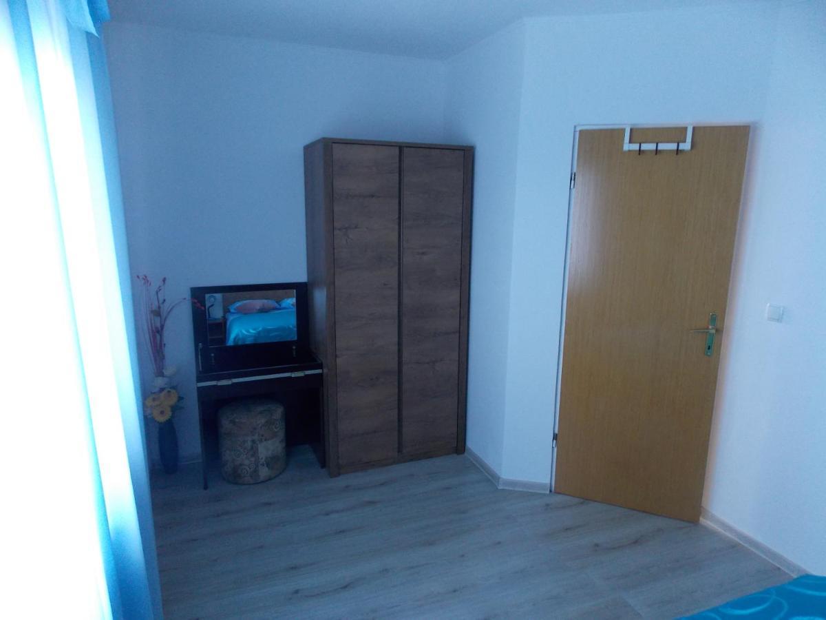 Hanifa Apartmani Rovigno Esterno foto