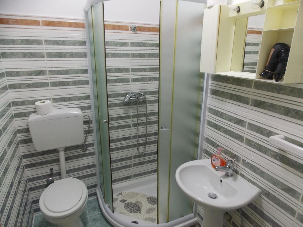 Hanifa Apartmani Rovigno Esterno foto